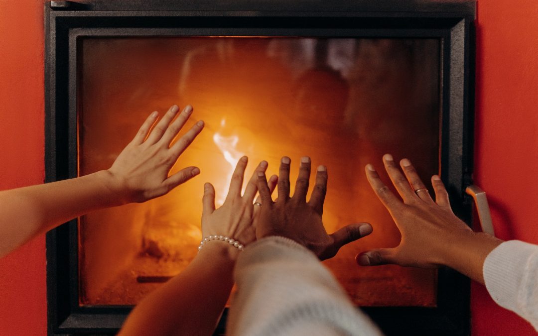 Knisterromantik oder Rußschleuder: Pro und Contra für den Holzkamin